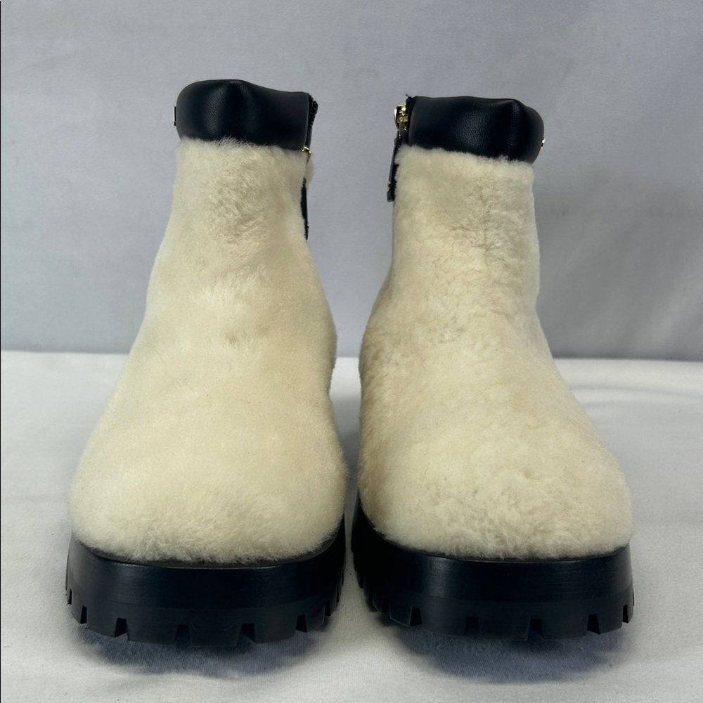 Chanel Shearling Lambskin Ivory Metal Logo Ankle Winter - Picture 3 of 14